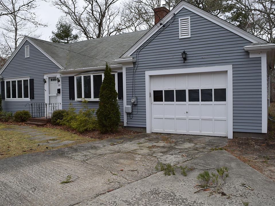 105 North Main Street, South Yarmouth