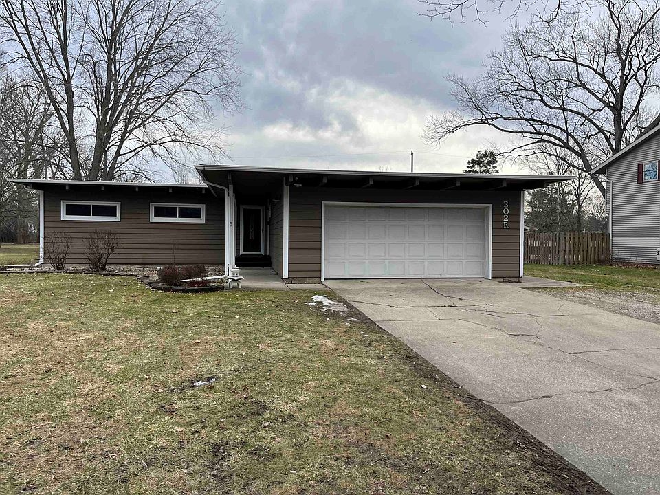 1st image of 302 E Meadowbrook Dr