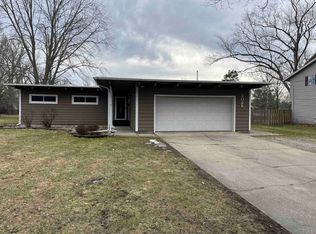 302 E Meadowbrook Dr, Midland, MI 48642