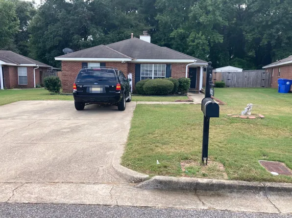 822 Cottage Ln, Prattville, AL 36067