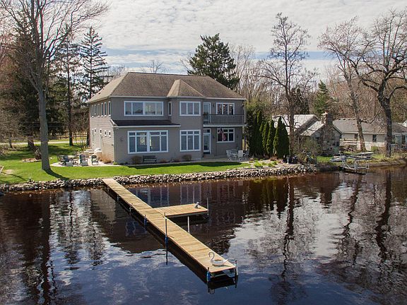 2nd image of 611 S Shore Dr