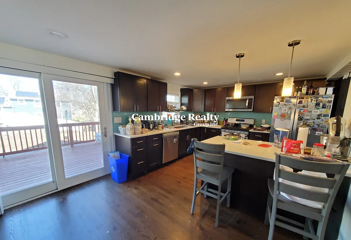 Building Photo - 77 Rock Glen Rd #T