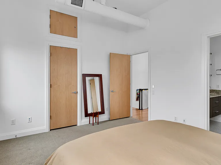 334 Van Buren St — Photo 23