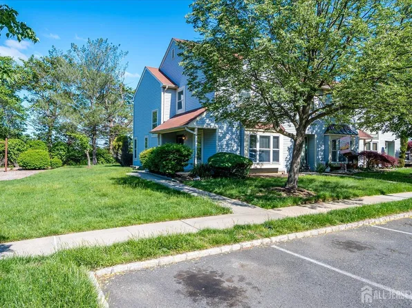 7 Heather Way, Sayreville, NJ 08872