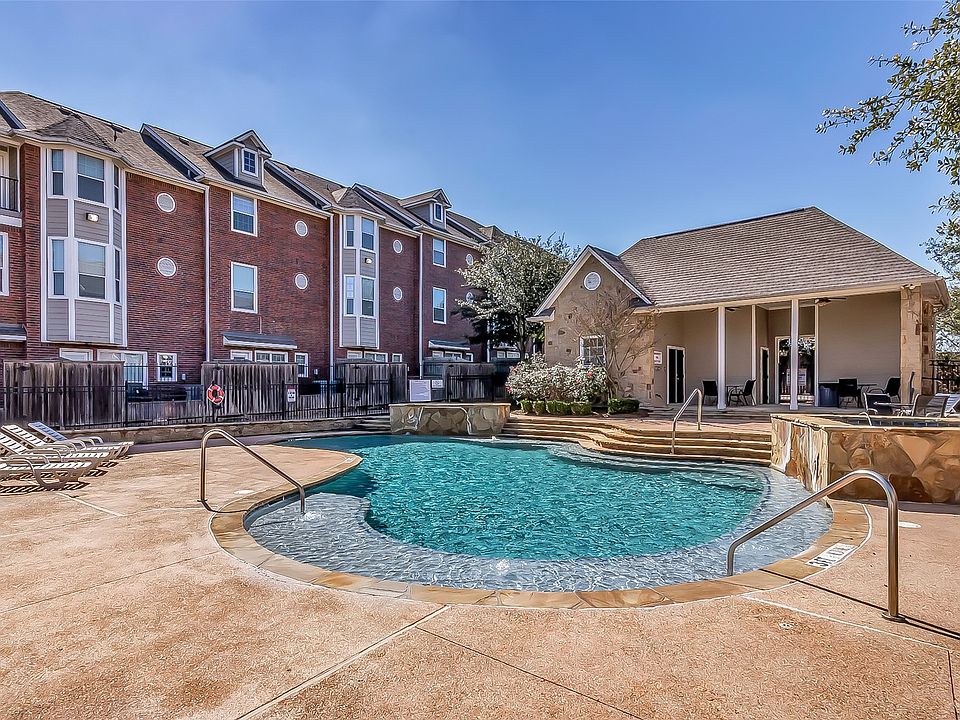 1st image of 305 Holleman Dr #1506