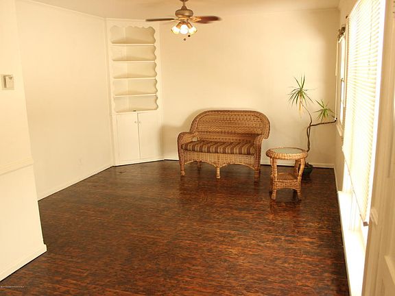 4th image of 122 E Las Flores Dr
