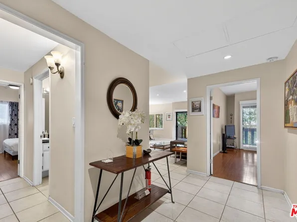 832 Palm Ave APT 102, West Hollywood, CA 90069