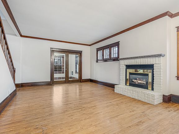 5th image of 1721 W Main St