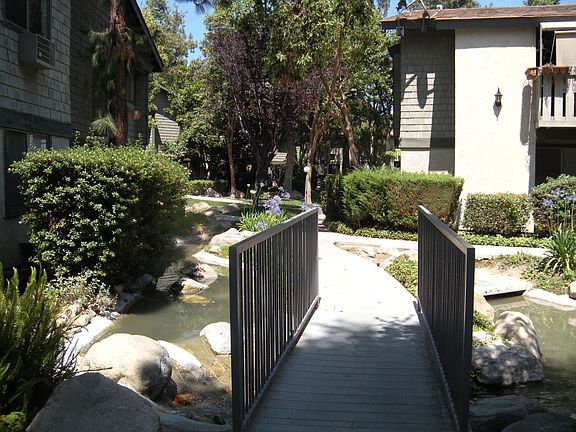 2nd image of 960 E Bonita Ave Unit 69