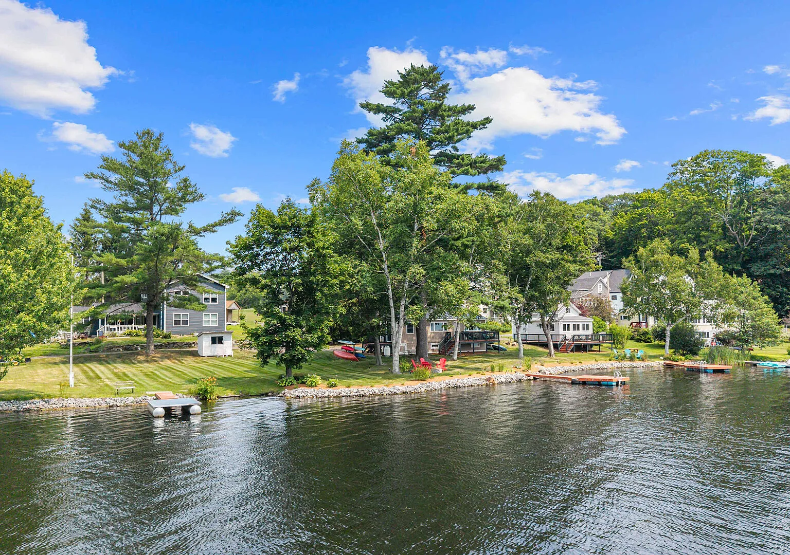 Cozy Keyes Cottage | Lakefront Dock Kayaks — Photo 4