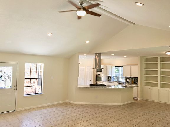 An open Chef's kitchen