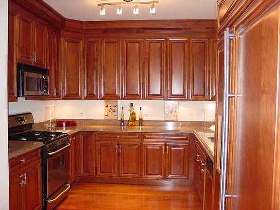 3rd image of 4327 W Peterson Ave