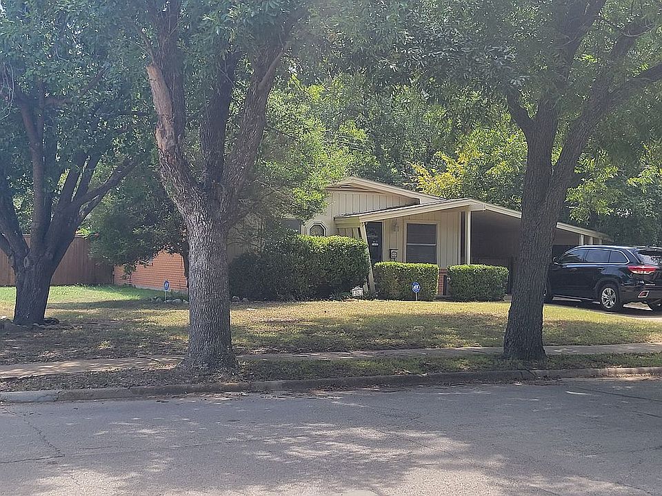 Large corner lot
