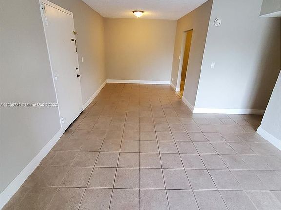 3rd image of 5241 Geneva Way APT 207