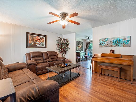3rd image of 1801 S Craig Cir