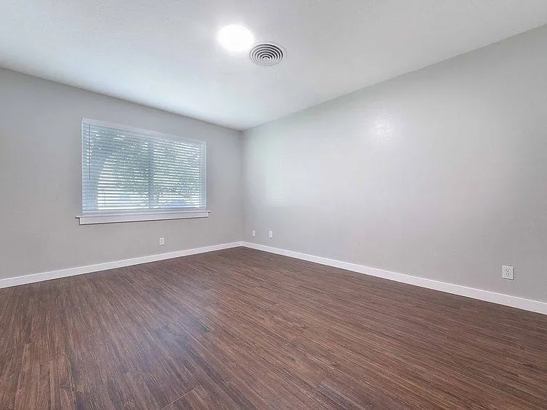 11603 Oak Trl — Photo 3