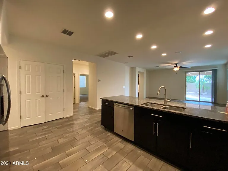 3549 E Apricot Ln — Photo 6