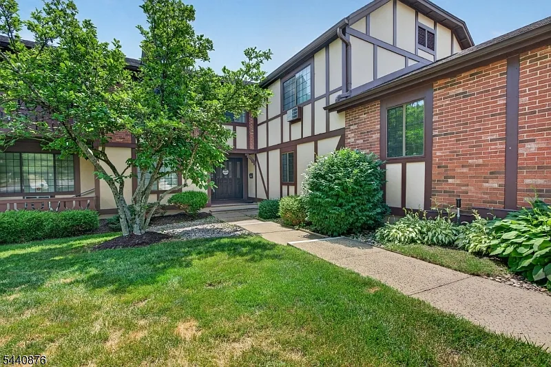 2 bed, 2.0 bath, $2,900 — Photo 2