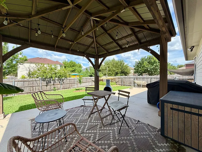 206 Briarwood Dr — Photo 32
