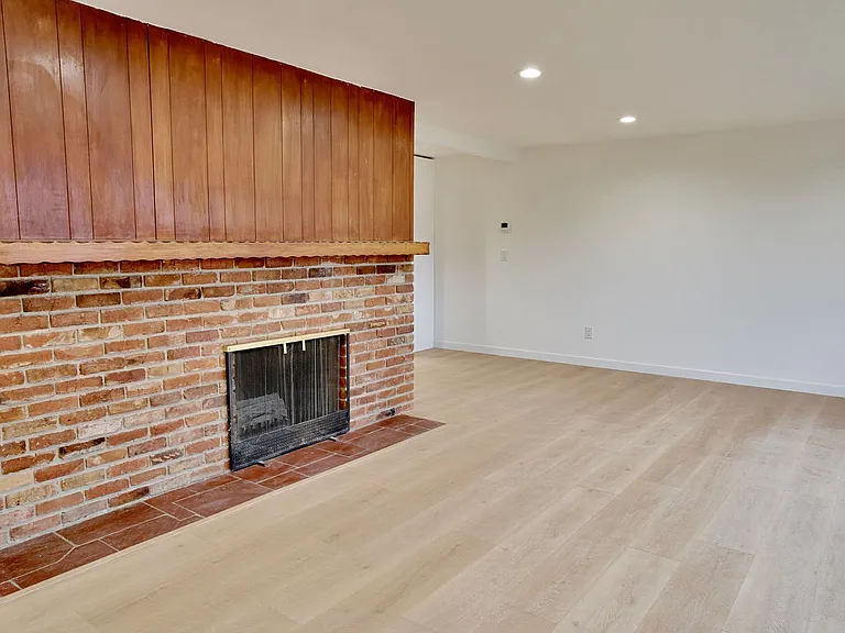 1421 N Highland St — Photo 17
