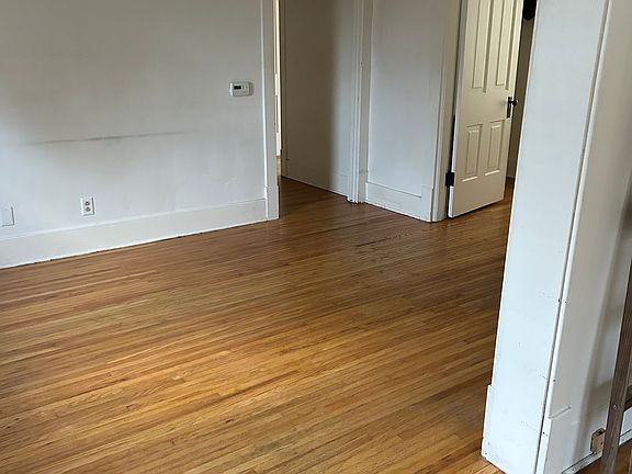 5th image of 1521 La Salle St