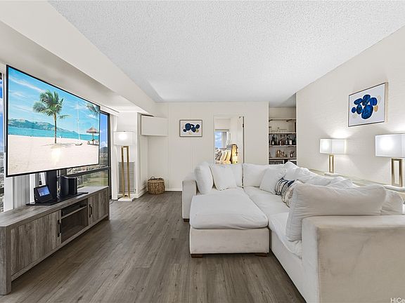 2nd image of 1750 Kalakaua Ave APT 3803