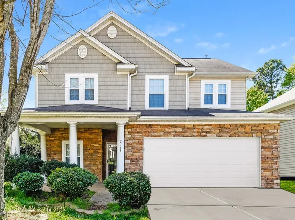 2744 Markham Woods Ct, Charlotte, NC 28214