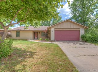 2325 W Commercial Ct, Broken Arrow, OK 74012