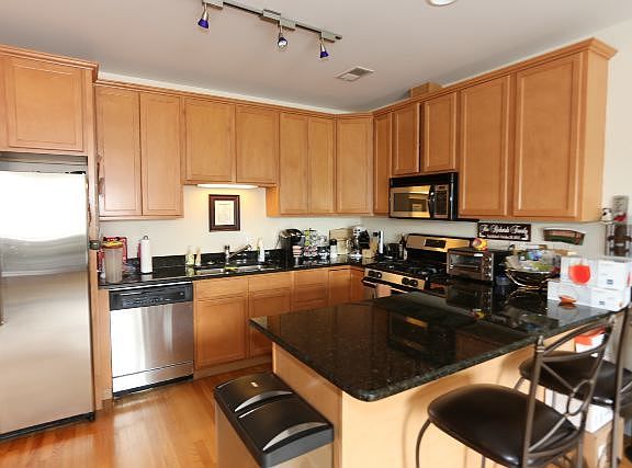 4th image of 3655 N Southport Ave APT 2S