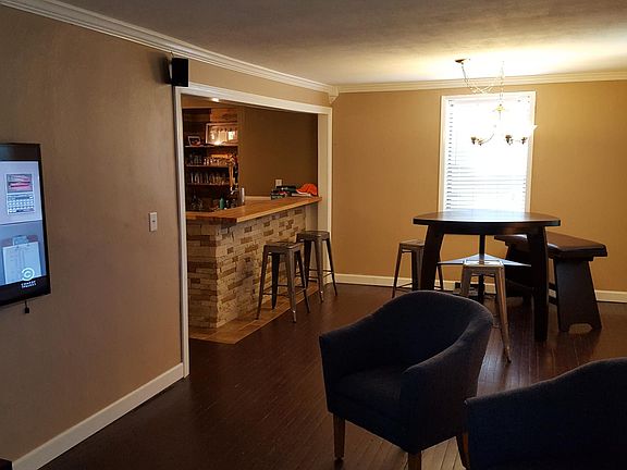 Living Room/ Dining Room