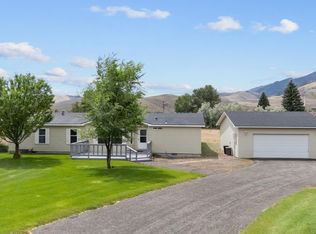 410 E Custer St, Mackay, ID 83251