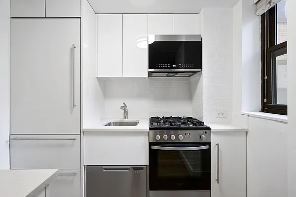 Rented by Compass | media 9