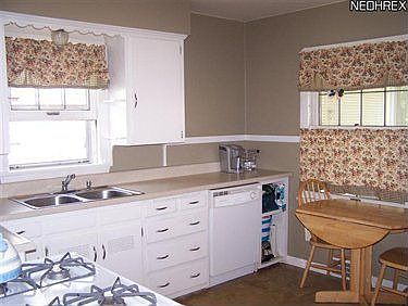 4th image of 140 Brainard Dr