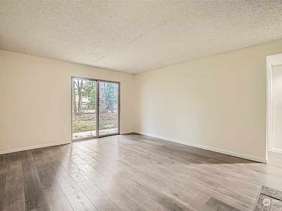 4th image of 10125 SE 235th Place #c 102