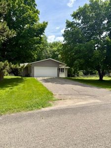 405 Heidi Pkwy, New York Mills, MN, 56567