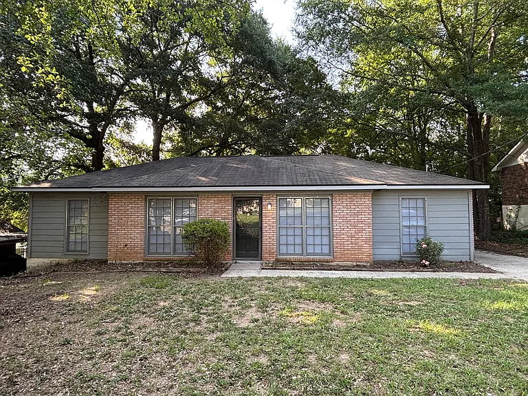 4416 Randall Dr — Photo 1