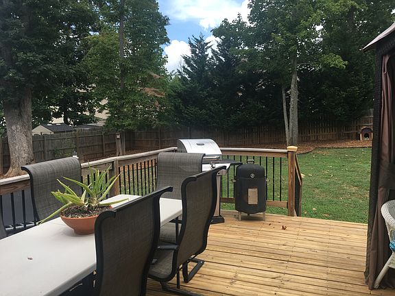 5th image of 1092 Woods End Ln