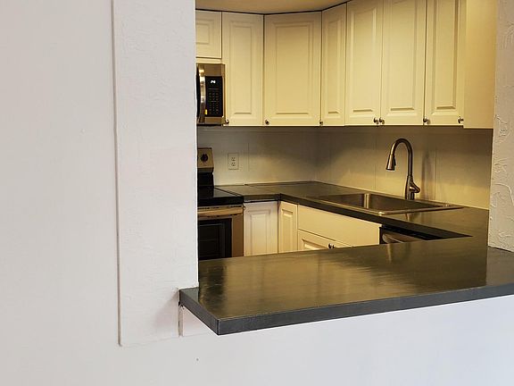 3rd image of 2458 Columbia Dr APT 78