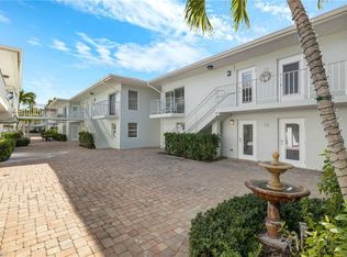 610 12th Ave S, Naples, FL 34102