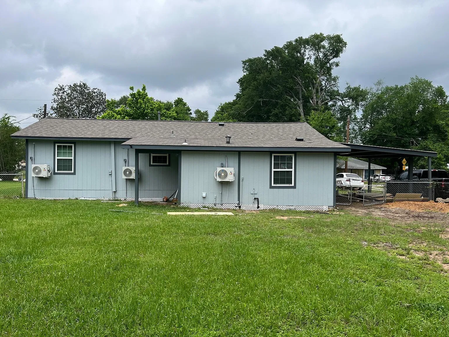3 bed, 2.0 bath, 880 sqft, $1,450 — Photo 2
