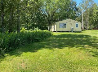 27 Tamarack Dr, Newport, ME 04953