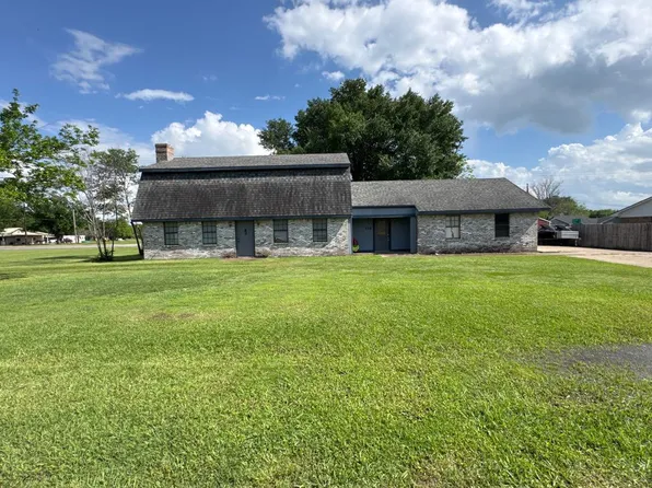 118 Frost Creek Ave, Groesbeck, TX 76642