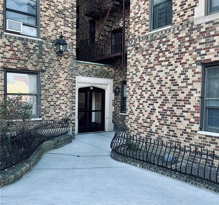 1st image of 82 Caryl Avenue SW #53