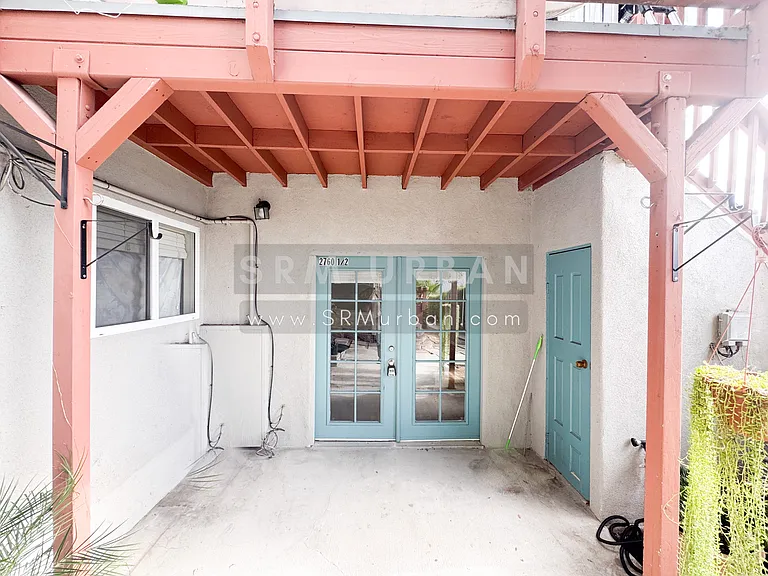 2760.5 Broadway — Photo 1