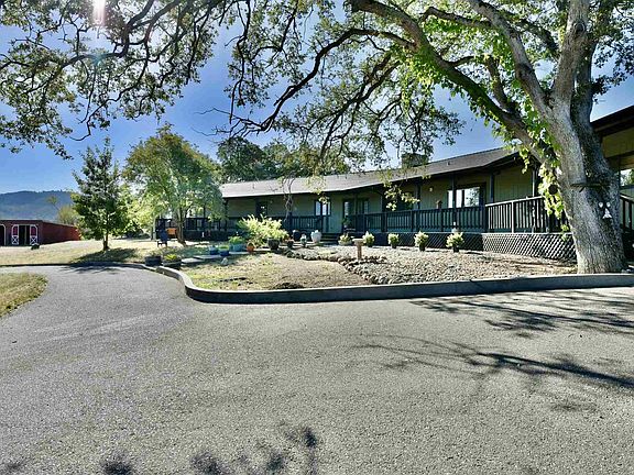 4th image of 21001 Lancaster Ct