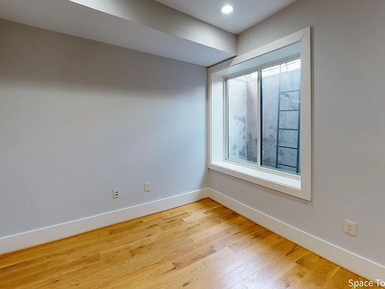 1157 Oates St NE #1A — Photo 8