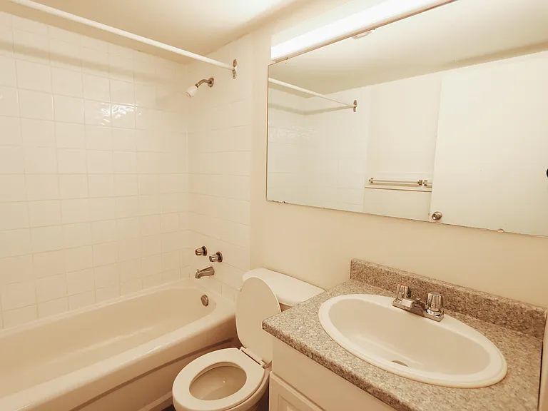 30 McEwen Ave — Photo 15