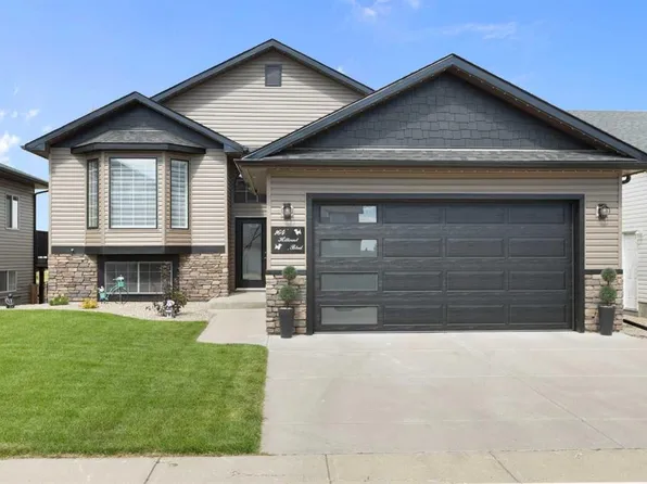 164 S Hillcrest Blvd, Strathmore, AB T1P 0A3