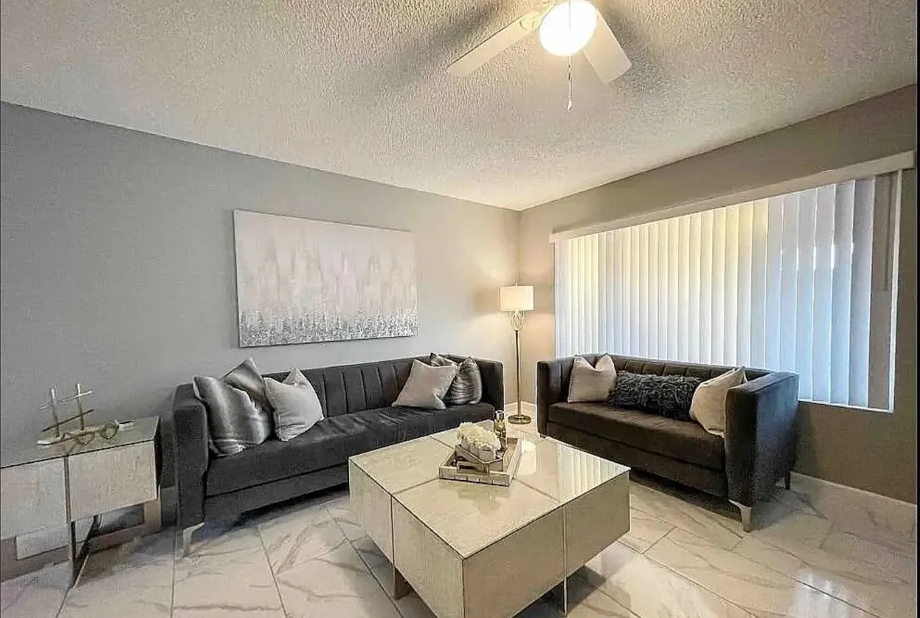 3 bed, 1139 sqft, $1,972 — Photo 4