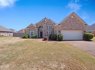 136 Walnut Trace Dr, Jackson, TN 38305